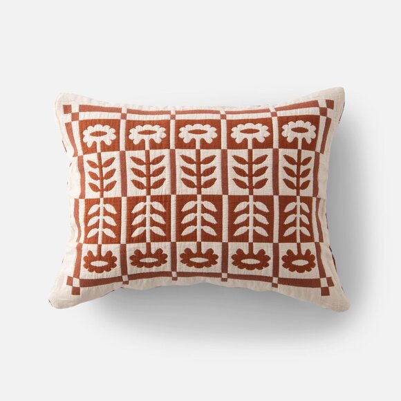 Schoolhouse Stillwater King Quilt and Pillow Shams in Auburn - Picture 4 of 13